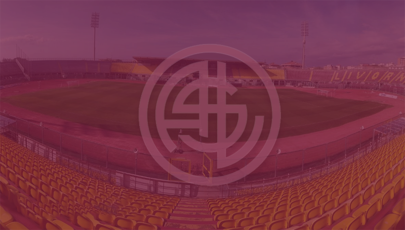 Stadio Armando Picchi coperto dalla Bandiera amaranto