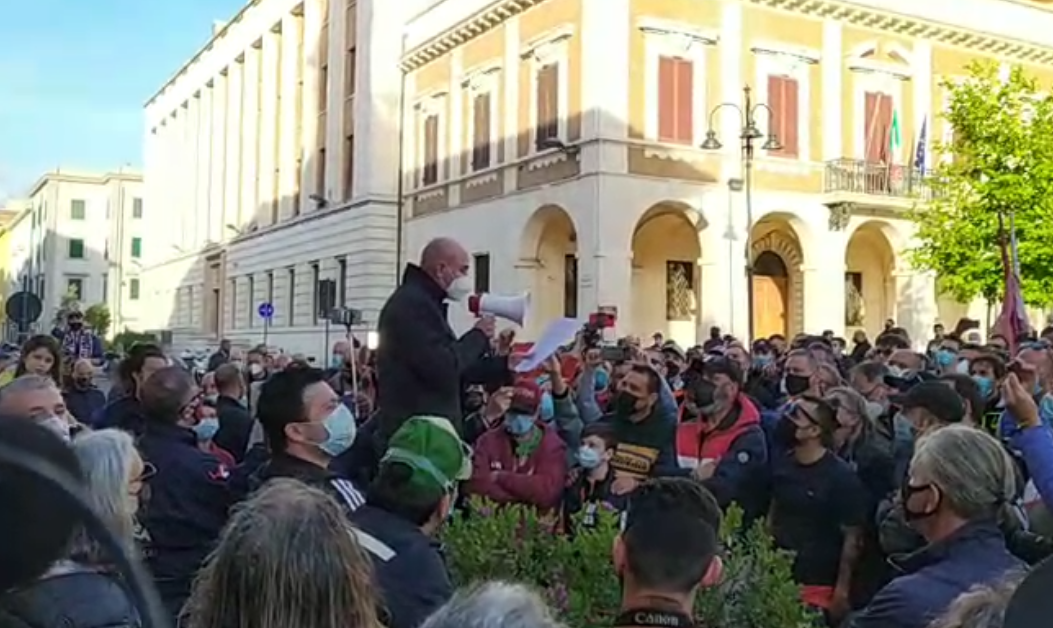 Luca Salvetti con i Tifosi del Livorno