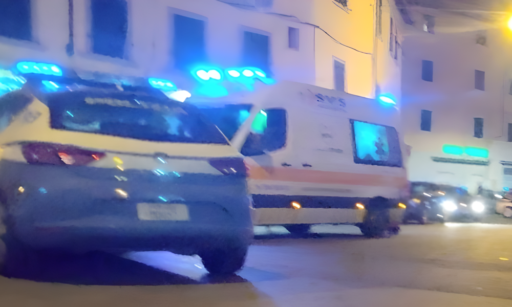 Un uomo si dà in escandescenze in Piazza dei Mille