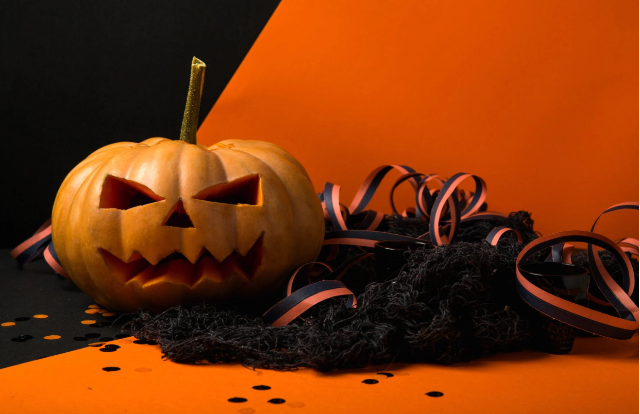 Foto di Toni Cuenca: https://www.pexels.com/it-it/foto/decorazione-jack-o-lantern-619417/