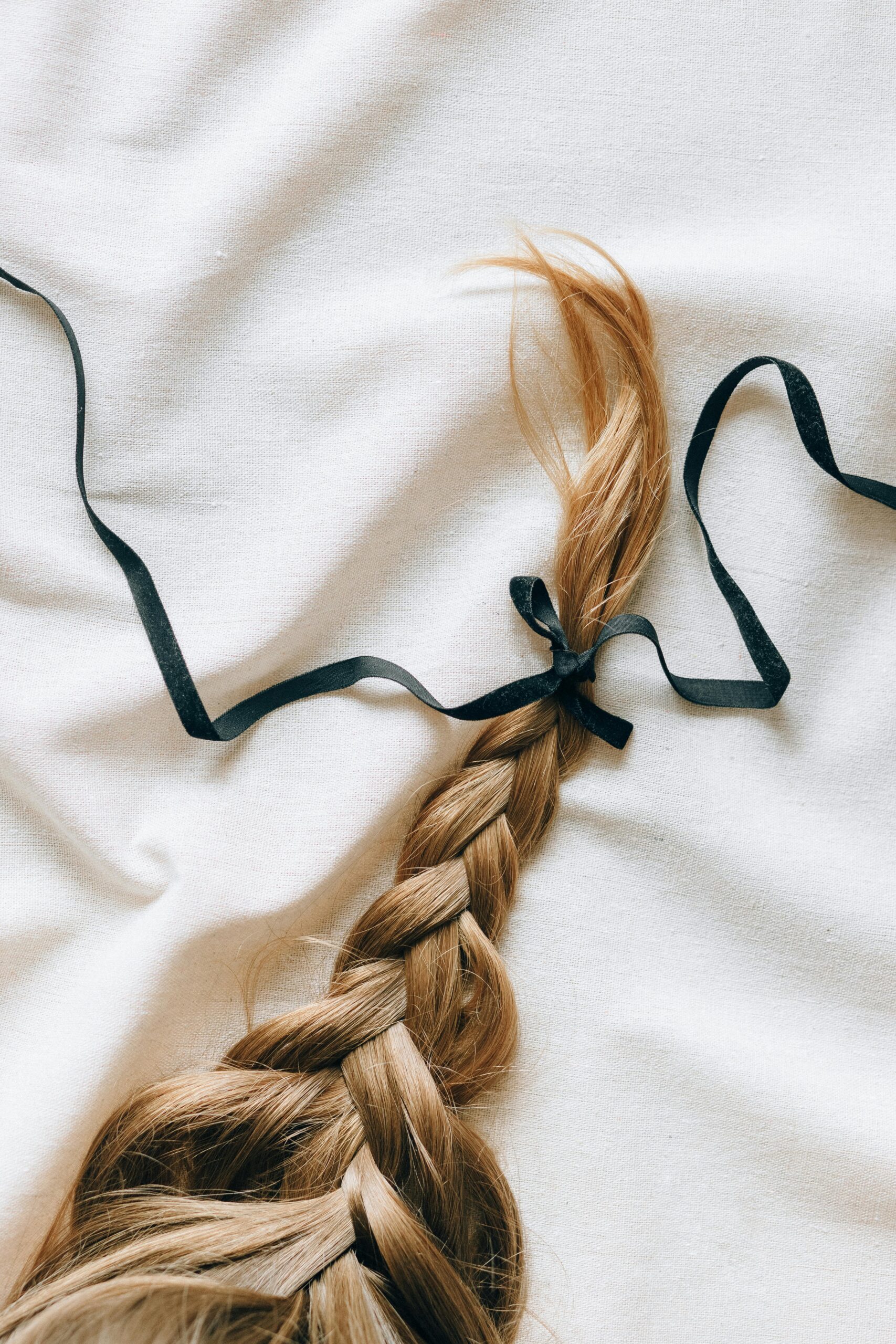 Foto di Nataliya Vaitkevich: https://www.pexels.com/it-it/foto/hairstyle-acconciatura-capelli-capello-8467968/