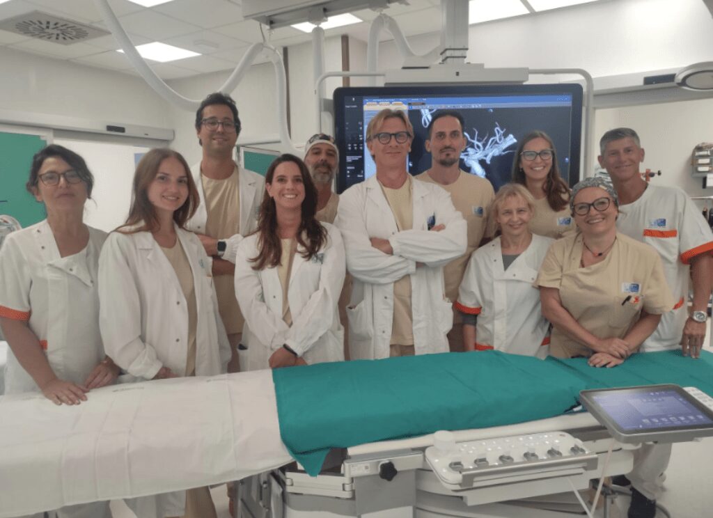 FONTE: AZIENDA USL TOSCANA NORD OVEST - Nella foto (da destra a sinistra): Daniele Carugini, Tiziana Corradini, Elena Morelli, Antonella di Muro, Alessandro Vernieri, Roberto Arpesani, Giuseppe Lamonaca, Giulia Cecconi, Francesco Campana, Jessica Frey e Isabella Raugei