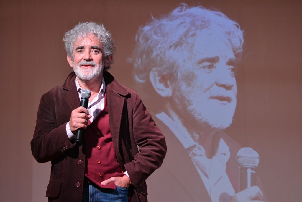 La magia delle parole sbarca a Quercianella: doppio incontro con il poeta e scrittore Bruno Tognolini