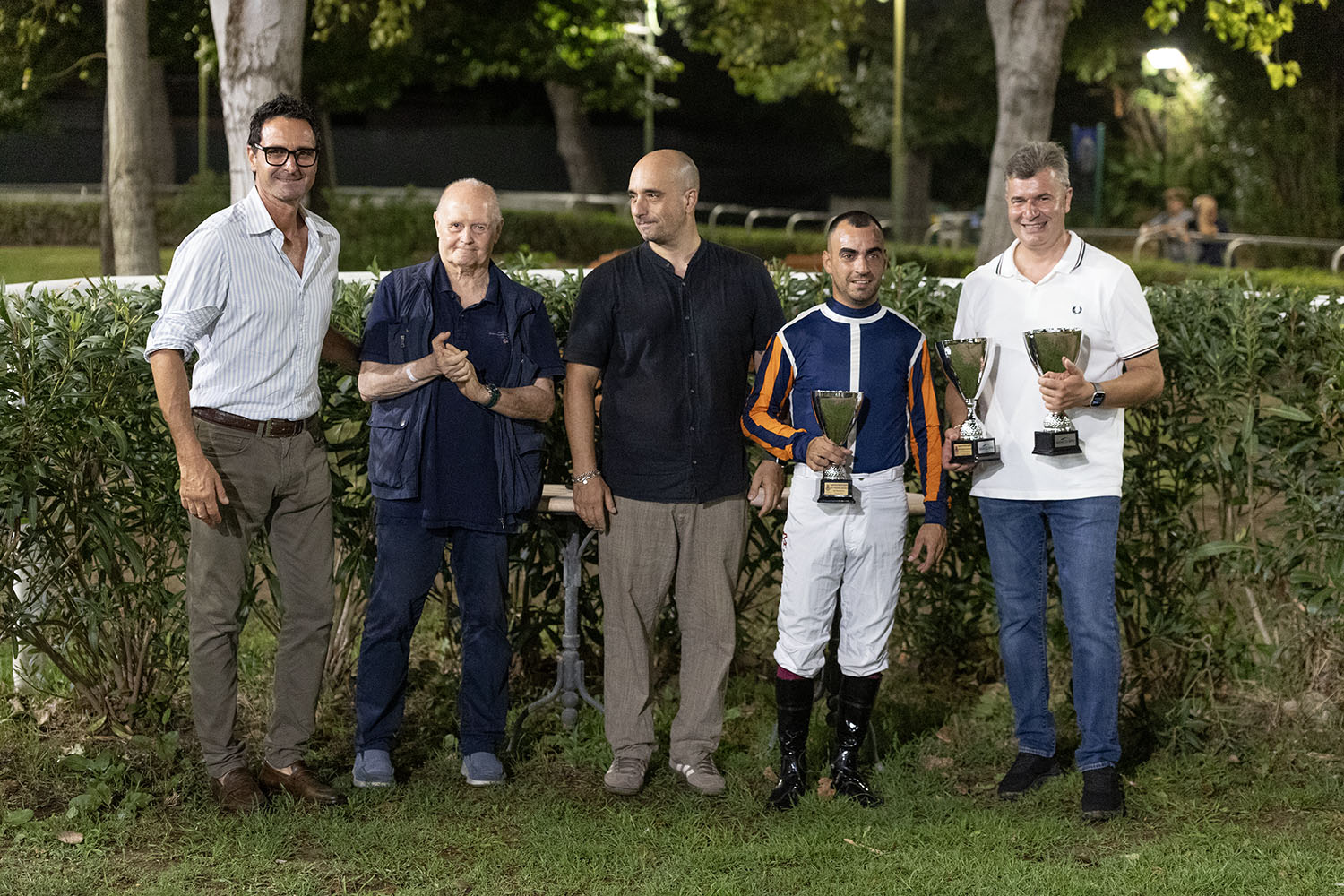 Cavallo Tesseron e fantino Maikol Arras tagliano il traguardo all'Ippodromo Caprilli di Livorno.