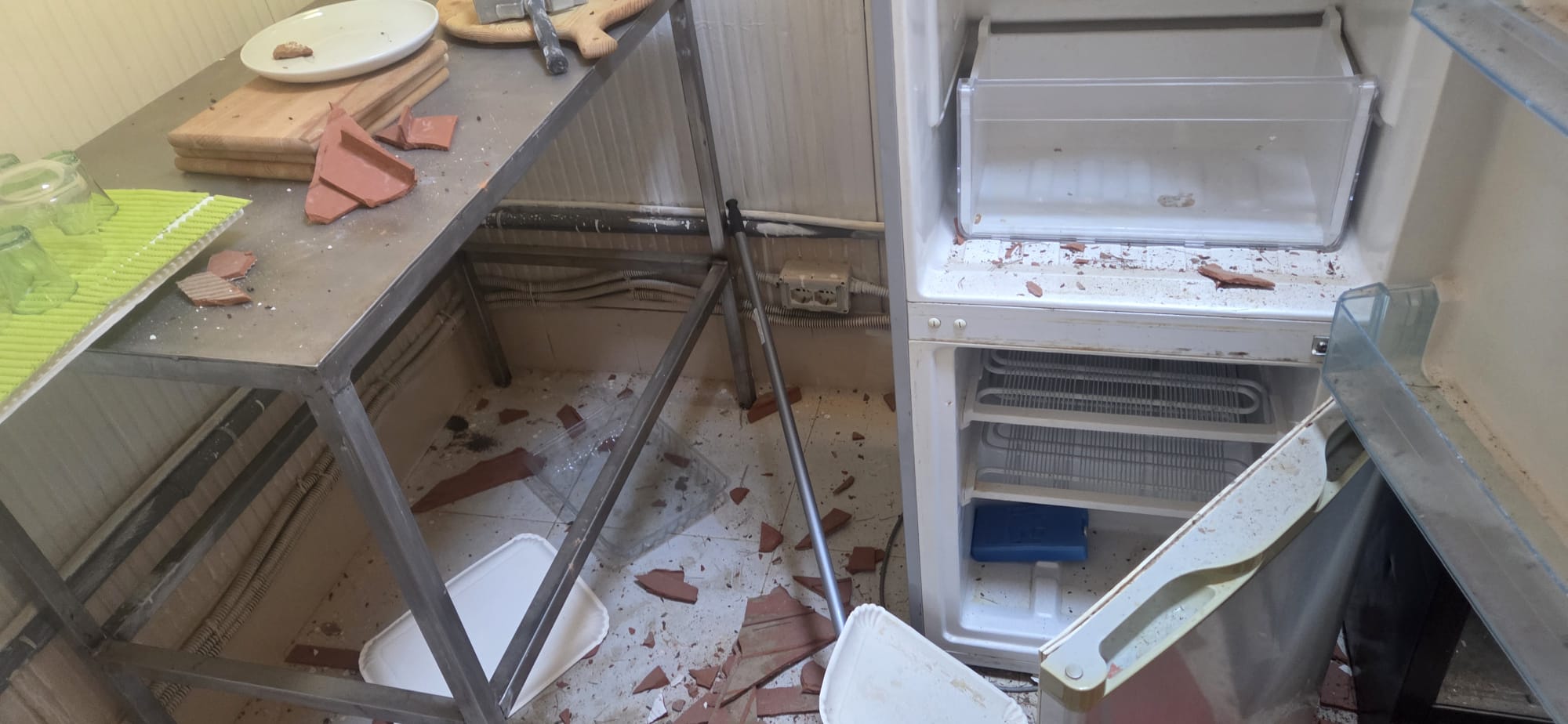 Danni al bar del centro sportivo Livorno 9 Boca in via Cattaneo dopo un'intrusione