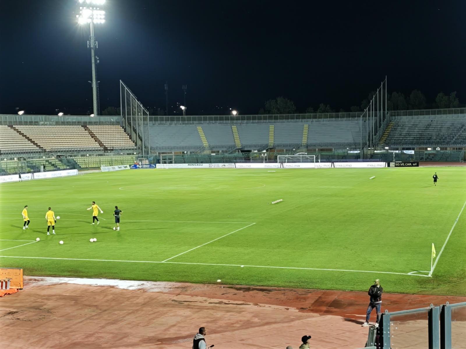 Panoramica pre partita dello stadio Picchi.